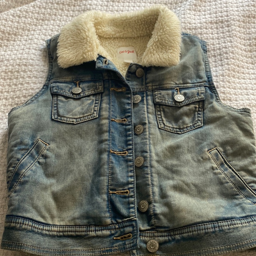 Cat & Jack denim vest. Size L (10/12)